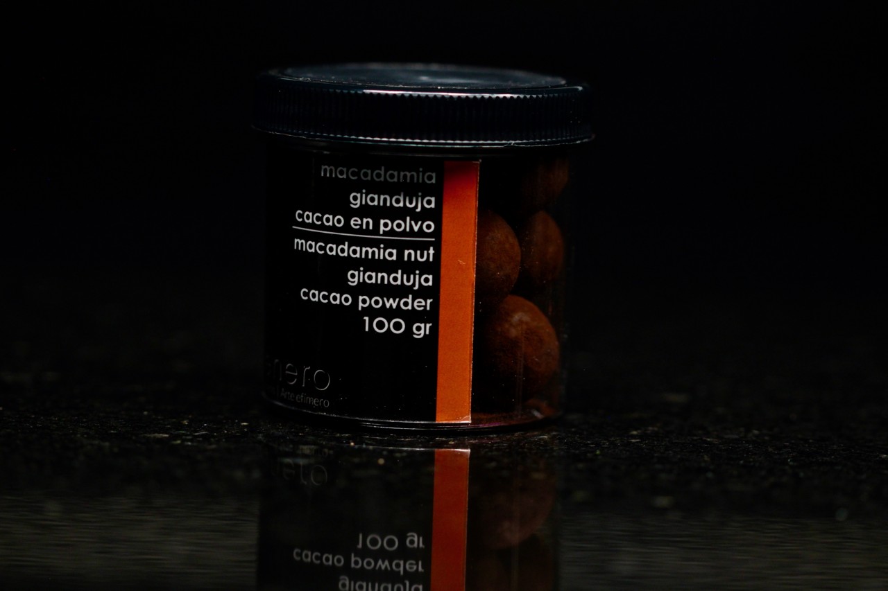 MACADAMIA OCULTA EN GIANDUJA Y CACAO