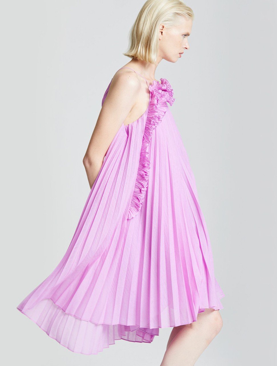 PLEATED RUFFLE DRESS PLEATED RUFFLE DRESS