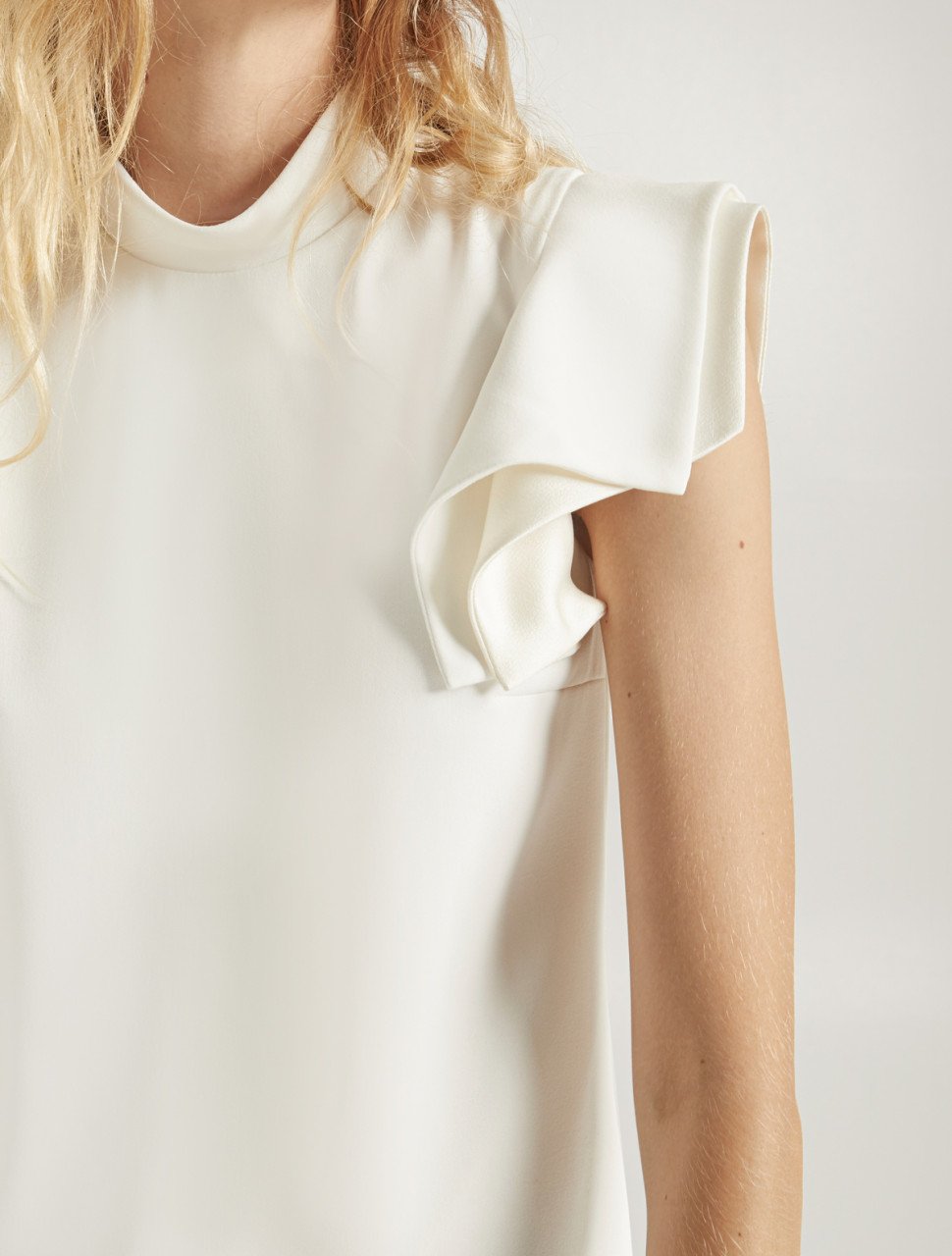 ARCHITECTURAL SLEEVE TOP ARCHITECTURAL SLEEVE TOP