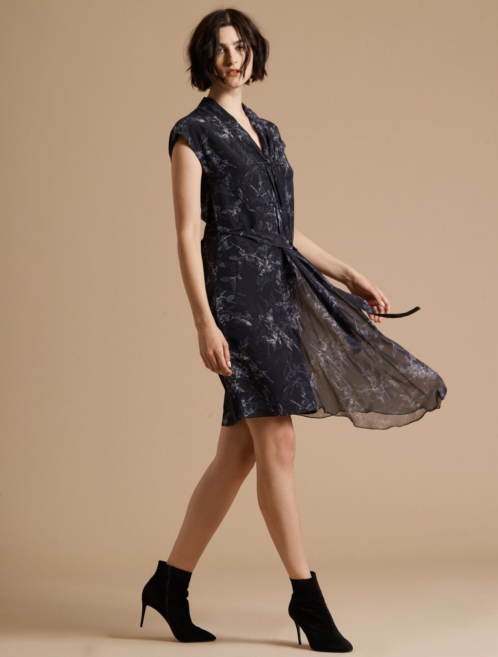 CAP SLEEVE DRAPED NECK PRINTED SILK DRESS CAP SLEEVE DRAPED NECK PRINTED SILK DRESS
