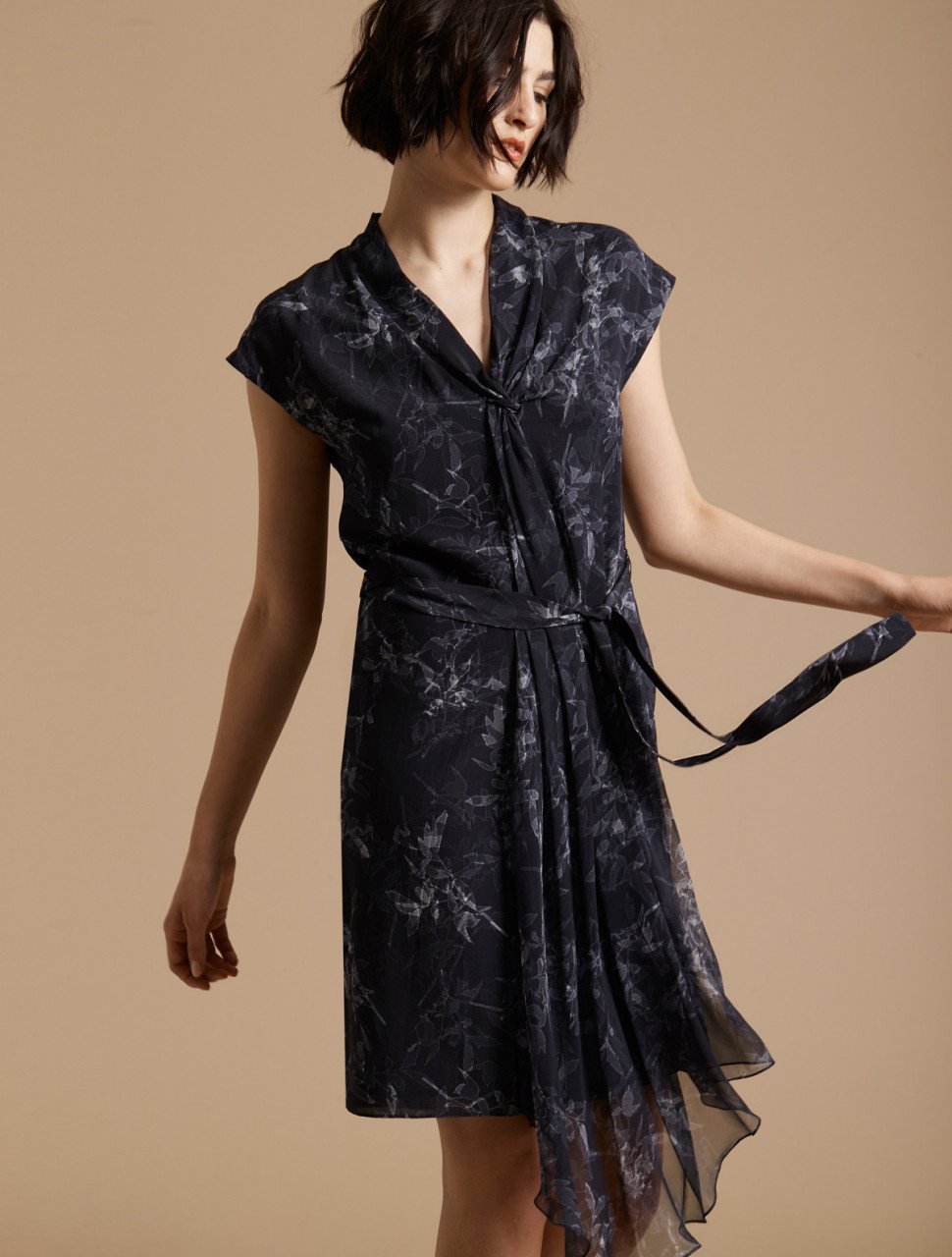 CAP SLEEVE DRAPED NECK PRINTED SILK DRESS CAP SLEEVE DRAPED NECK PRINTED SILK DRESS