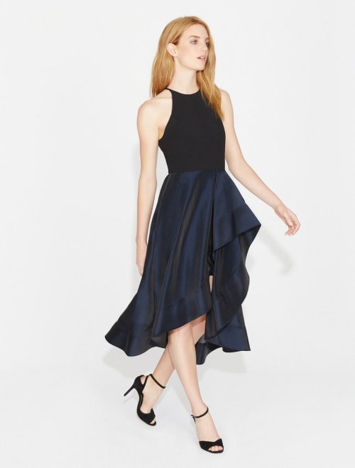 VESTIDO CON FALDA VOLANTE