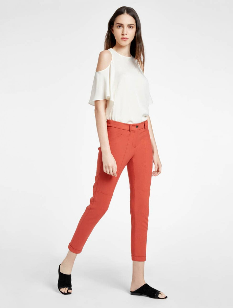 PANTALON SLIM CONICO AL TOBILLO PANTALON SLIM CONICO AL TOBILLO