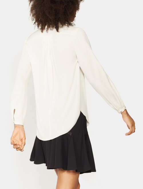 FLORAL EMBROIDERED LONG SLEEVE V NECK TOP