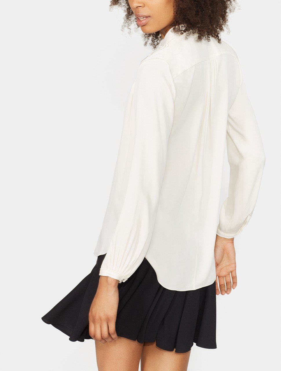 FLORAL EMBROIDERED LONG SLEEVE V NECK TOP FLORAL EMBROIDERED LONG SLEEVE V NECK TOP