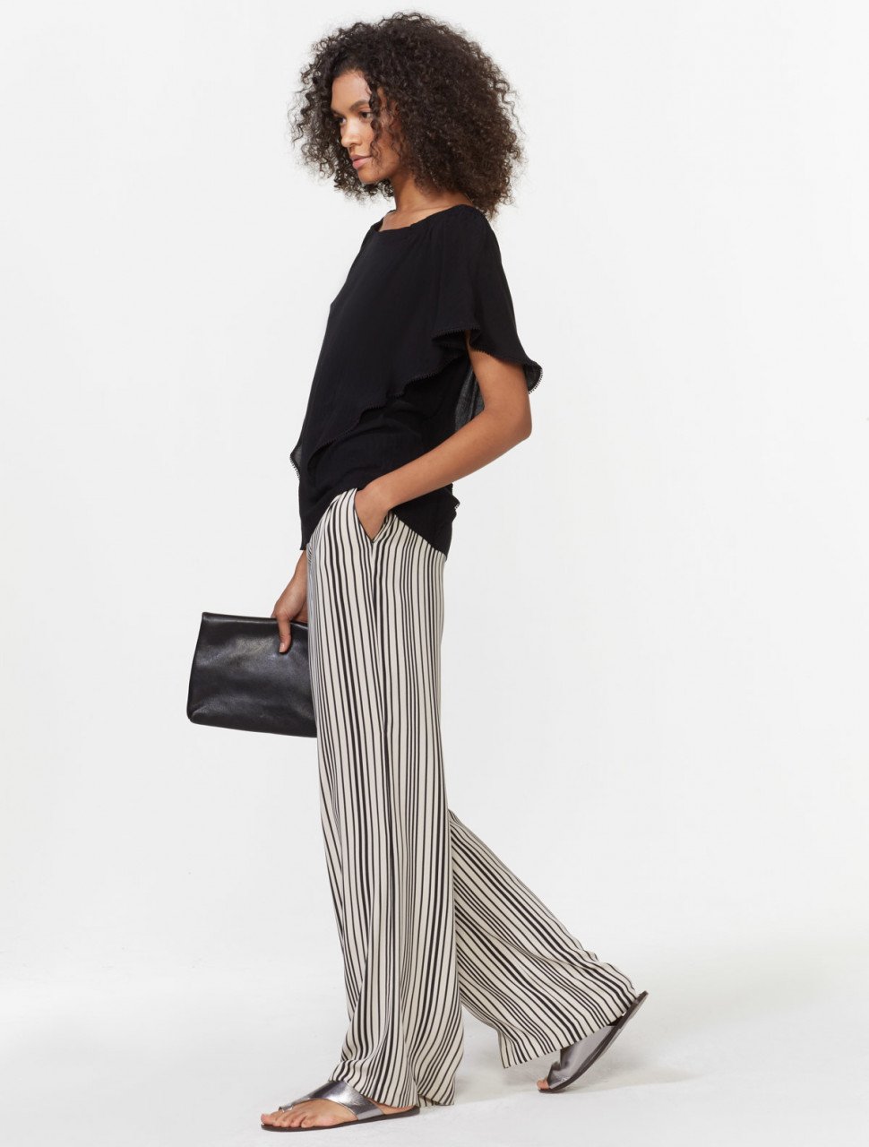 FLUTTER SLEEVE OFF SHOULDER TOP FLUTTER SLEEVE OFF SHOULDER TOP