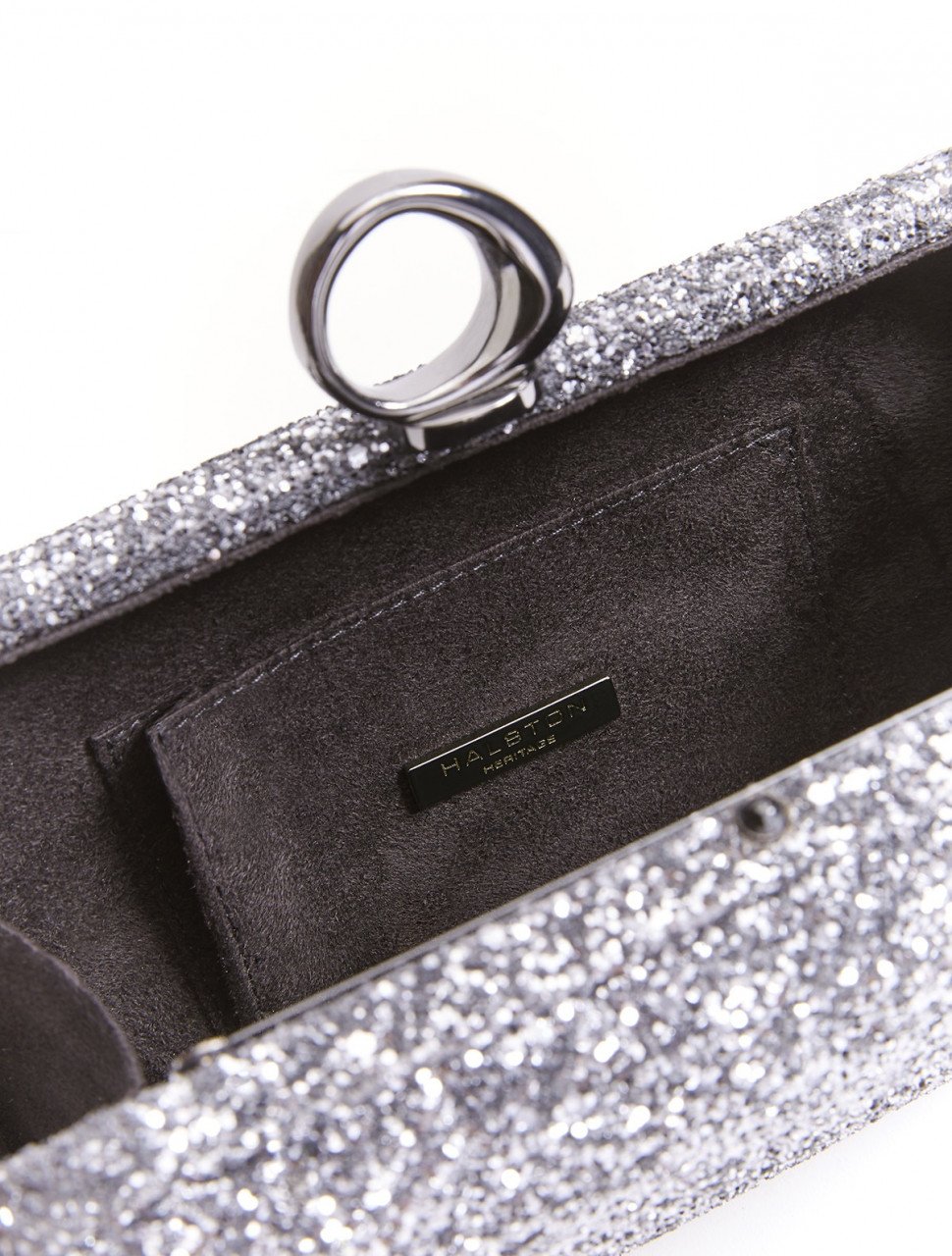 BOLSA OVALADA CON DETALLES BOLSA OVALADA CON DETALLES