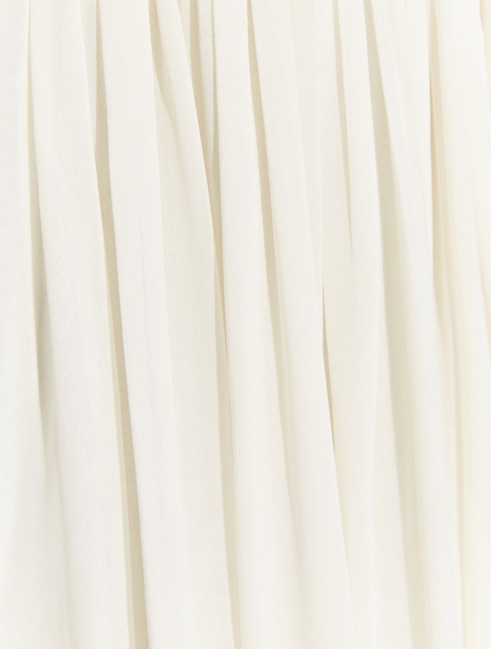 VESTIDO GEORGETTE DETALLE PLISADO VESTIDO GEORGETTE DETALLE PLISADO