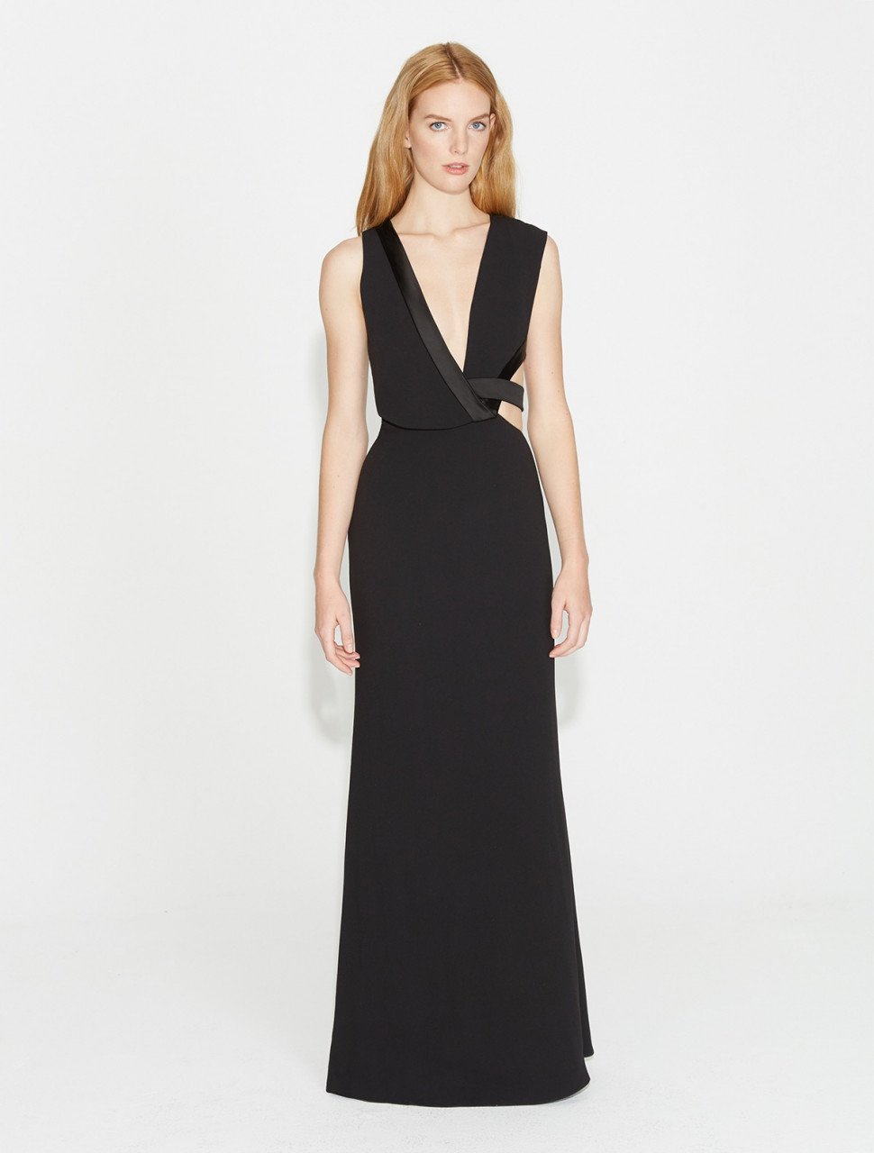 VESTIDO LARGO CREPE CON RECOTES VESTIDO LARGO CREPE CON RECOTES