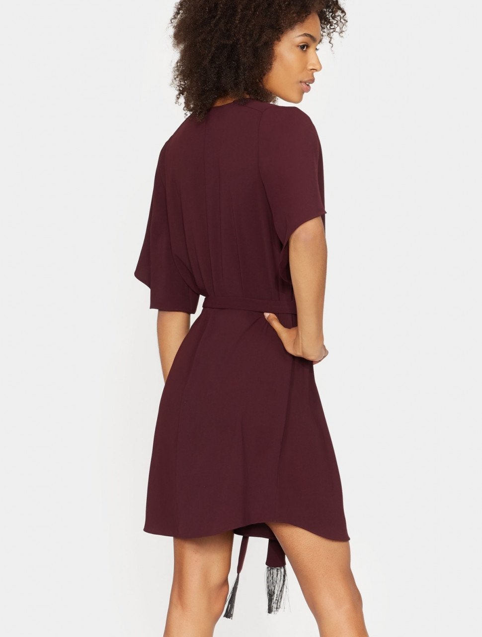 VESTIDO CREPE ESCOTE EN V VESTIDO CREPE ESCOTE EN V
