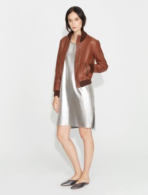 CHAQUETA BOMBARDERA DE CUERO CHAQUETA BOMBARDERA DE CUERO