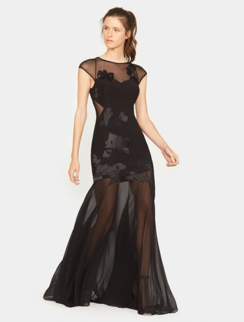 VESTIDO BORDADO MANGA CASQUILLO