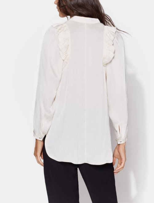 BLUSA DETALLE OLANES