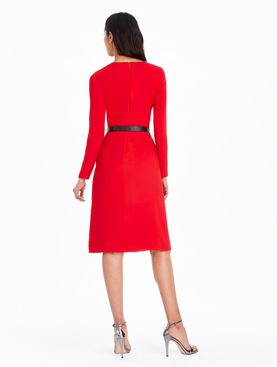 VESTIDO DE CREPE MINIMALISTA VESTIDO DE CREPE MINIMALISTA