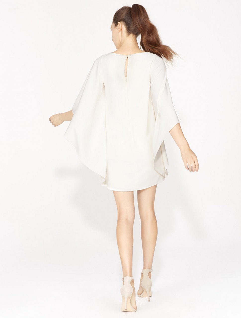 VESTIDO CREPE DRAPEADO CON FLUÍDO ASIMÉTRICO VESTIDO CREPE DRAPEADO CON FLUÍDO ASIMÉTRICO