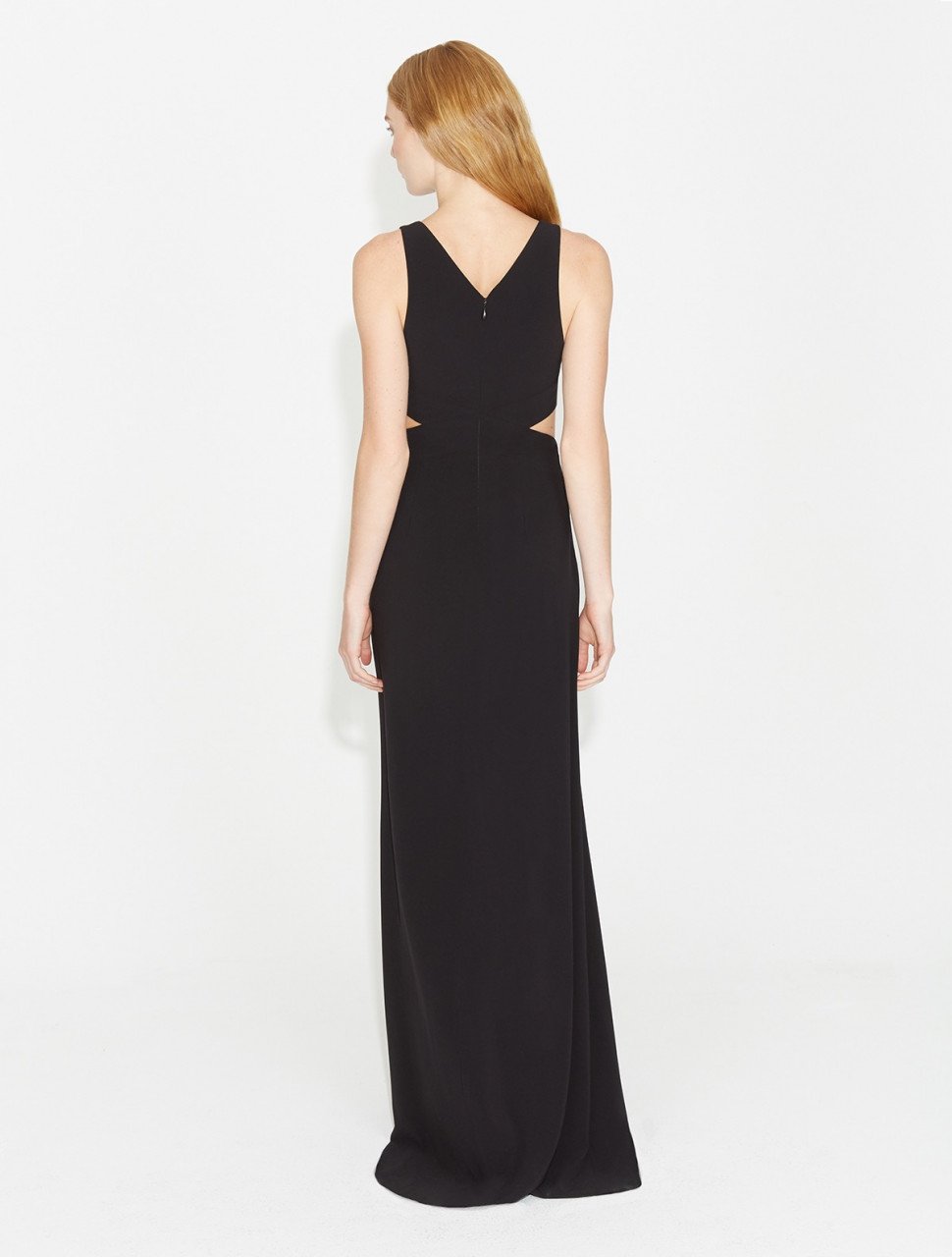 VESTIDO DE CREPE MINIMALISTA CON ABERTURAS LATERALES VESTIDO DE CREPE MINIMALISTA CON ABERTURAS LATERALES