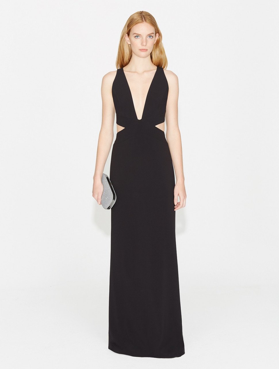 VESTIDO DE CREPE MINIMALISTA CON ABERTURAS LATERALES VESTIDO DE CREPE MINIMALISTA CON ABERTURAS LATERALES