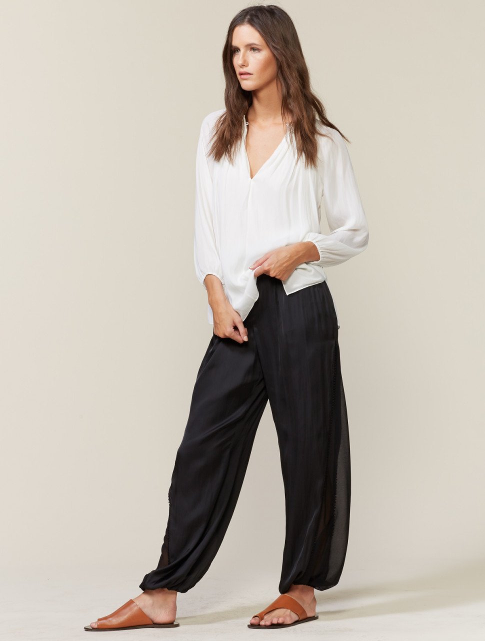 LONG SLEEVE RUCHED NECK TOP LONG SLEEVE RUCHED NECK TOP