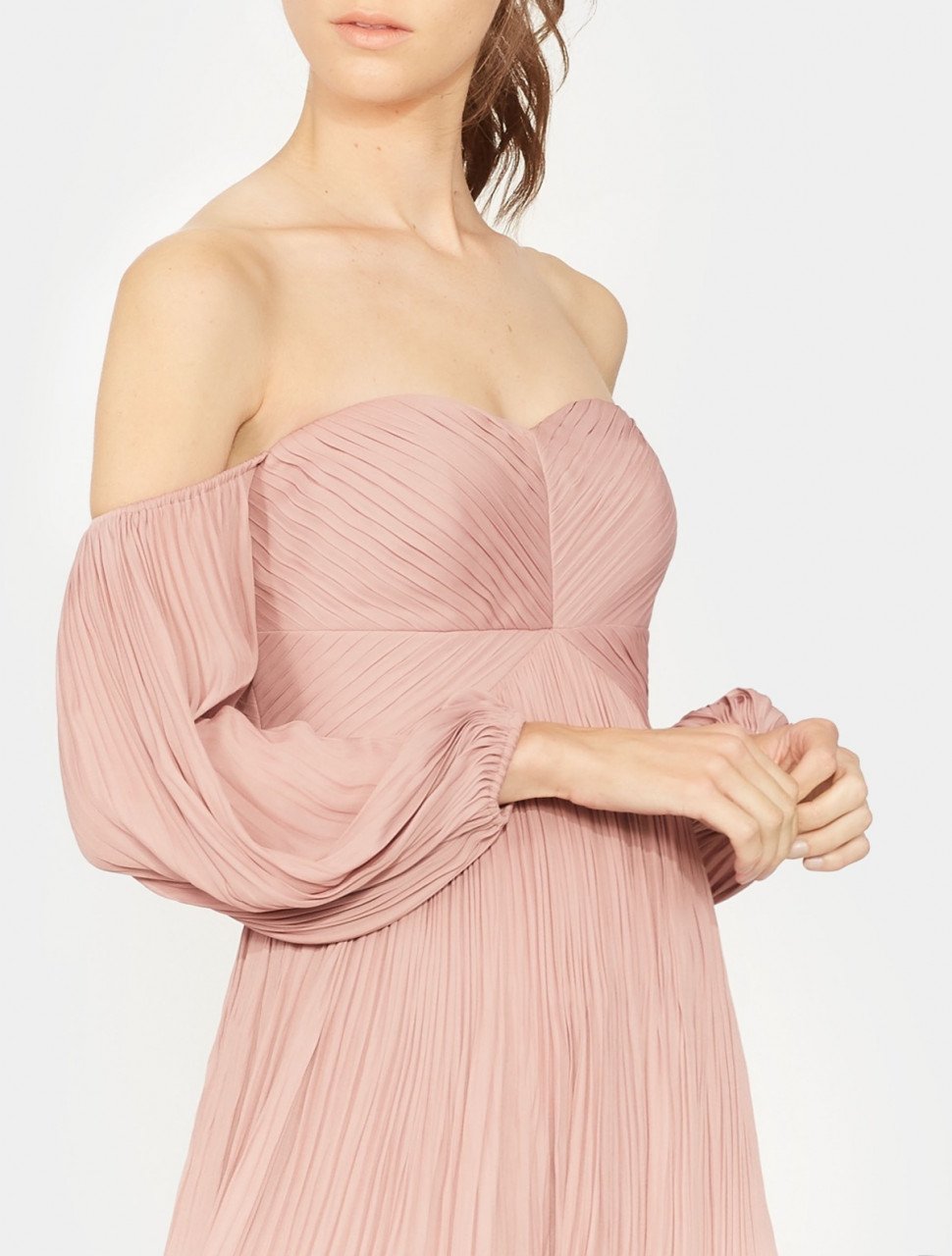 VESTIDO PLISADO HOMBROS DESCUBIERTOS VESTIDO PLISADO HOMBROS DESCUBIERTOS