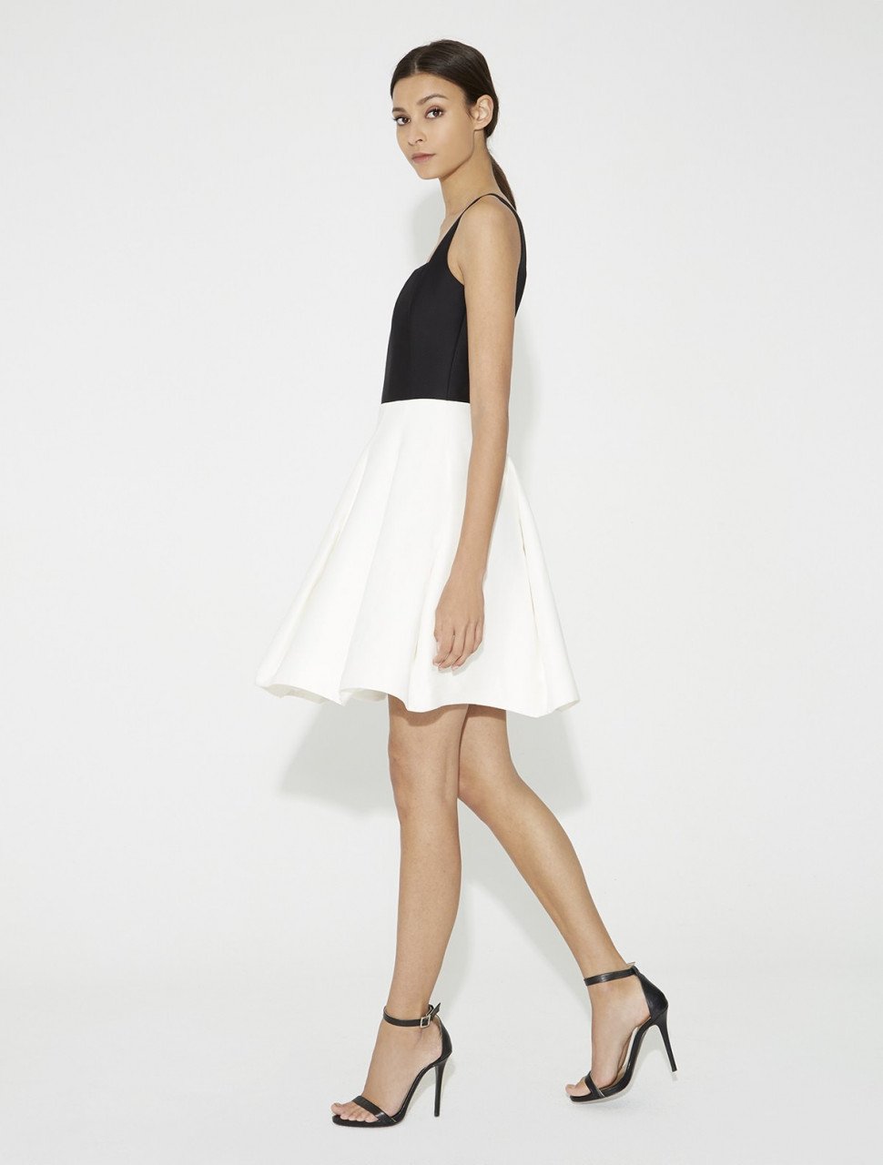 VESTIDO COLORBLOCKED FAILLE CON CORTE AL CUELLO VESTIDO COLORBLOCKED FAILLE CON CORTE AL CUELLO