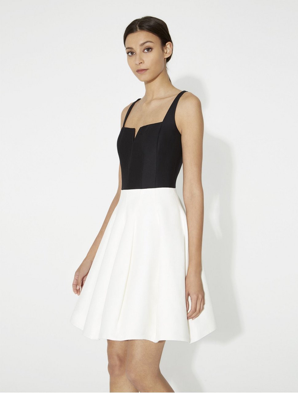 VESTIDO COLORBLOCKED FAILLE CON CORTE AL CUELLO VESTIDO COLORBLOCKED FAILLE CON CORTE AL CUELLO