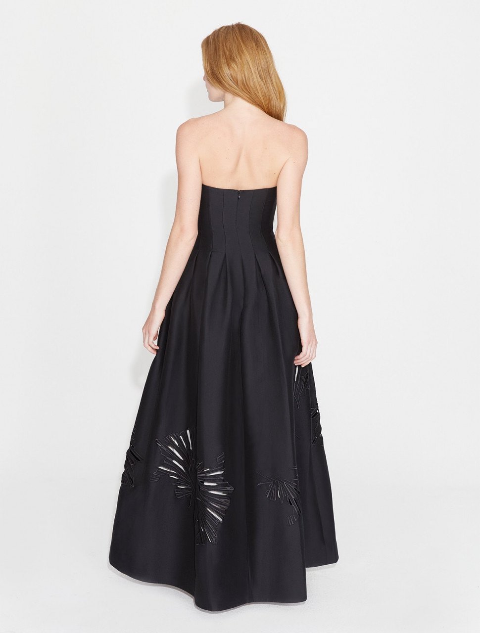 VESTIDO ESTRAPLE CON SEDA FAILLE CON BORDADO VESTIDO ESTRAPLE CON SEDA FAILLE CON BORDADO