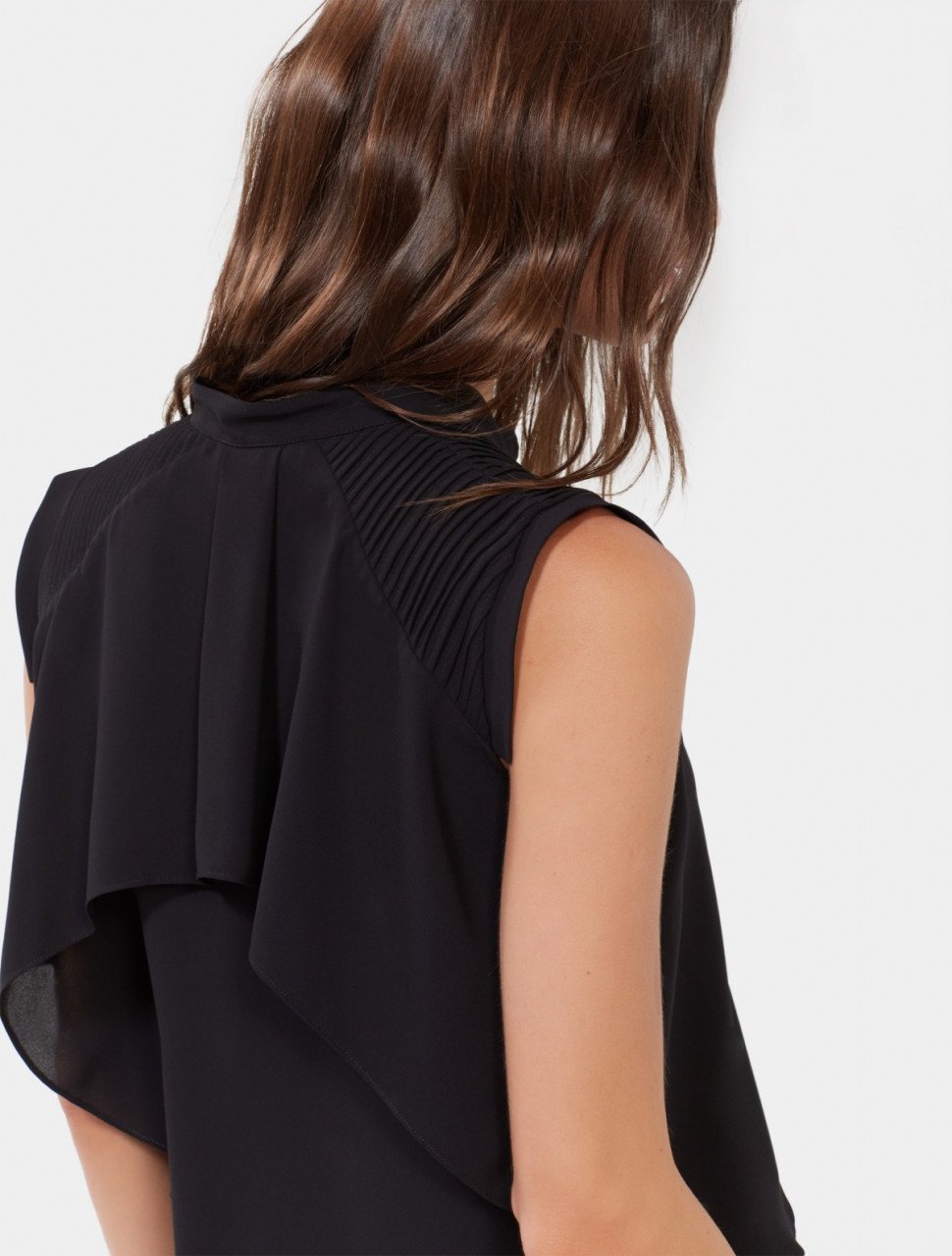 LAYERED TOP WITH PINTUCKING DETAIL LAYERED TOP WITH PINTUCKING DETAIL