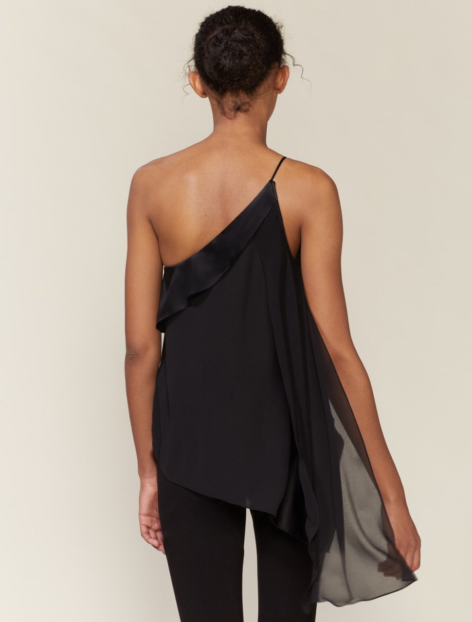 ONE SHOULDER SATIN DRAPED TOP ONE SHOULDER SATIN DRAPED TOP