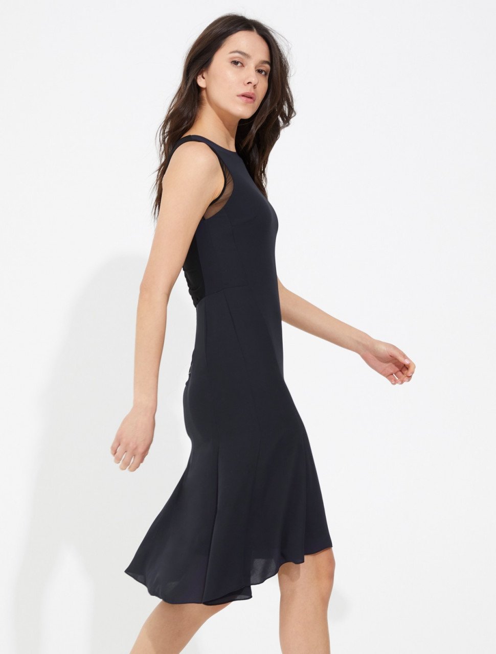 RUCHED BACK ZIPPER DETAIL FLOWY DRESS RUCHED BACK ZIPPER DETAIL FLOWY DRESS