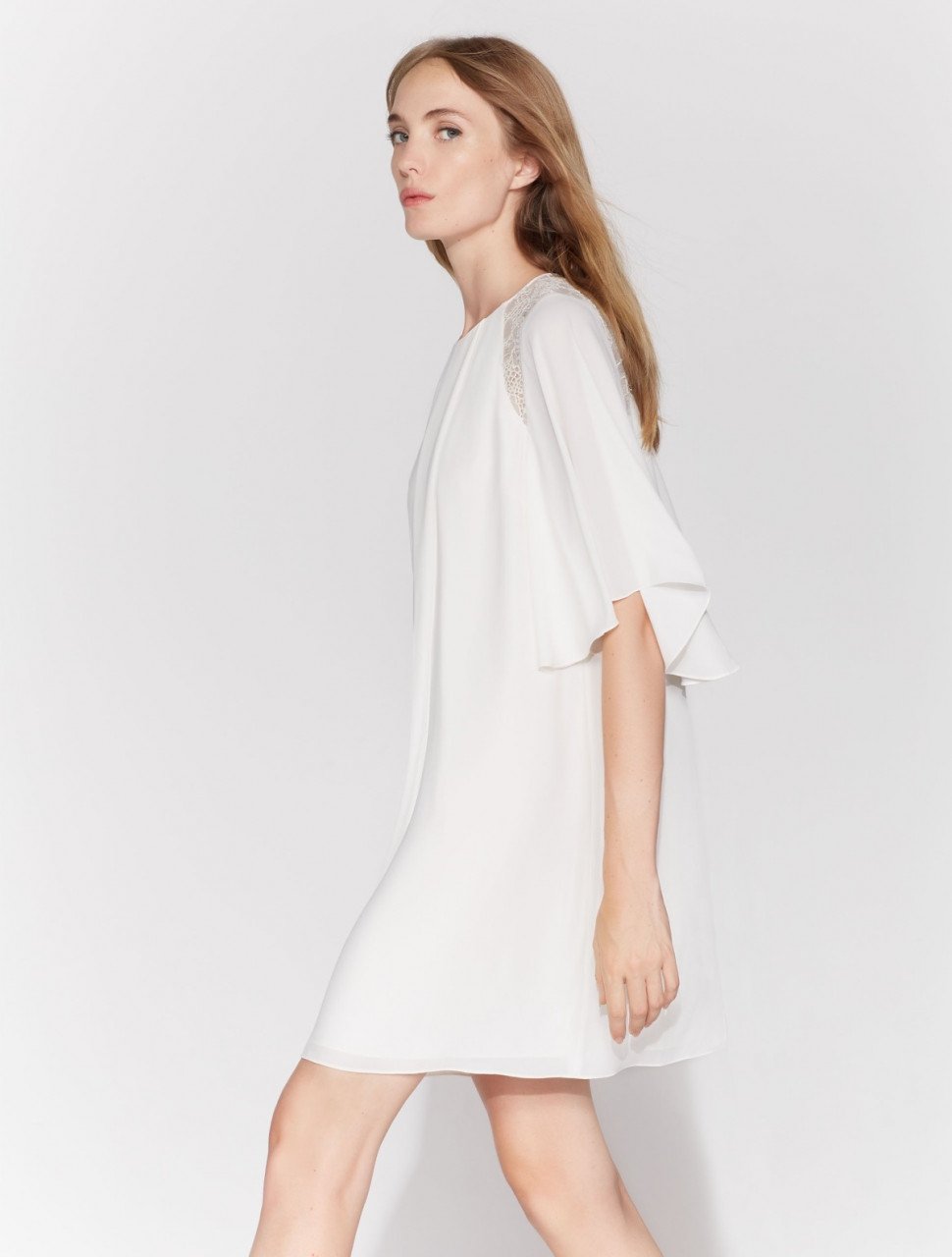 FLOWY SHORT SLEEVE DRESS WITH LACE FLOWY SHORT SLEEVE DRESS WITH LACE