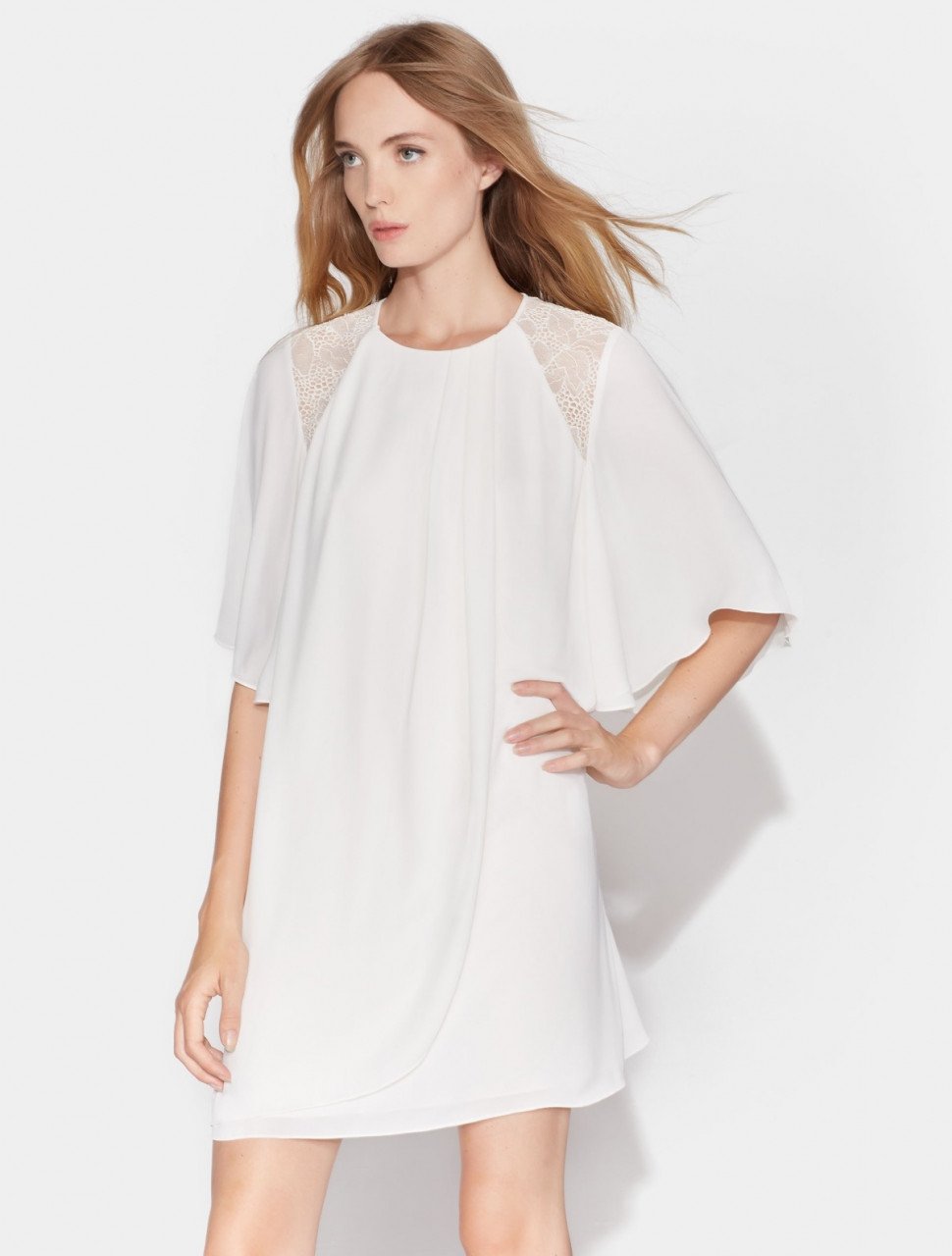 FLOWY SHORT SLEEVE DRESS WITH LACE FLOWY SHORT SLEEVE DRESS WITH LACE