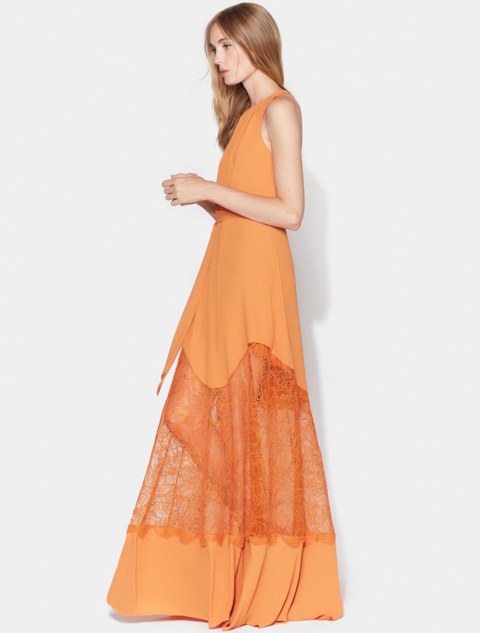 VESTIDO CON DETALLE ENCAJE TRANSPARENTE VESTIDO CON DETALLE ENCAJE TRANSPARENTE