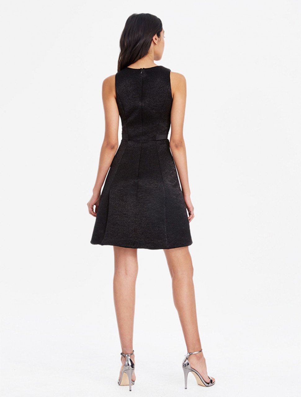 VESTIDO BRILLANTE JACQUARD CON RECORTE VESTIDO BRILLANTE JACQUARD CON RECORTE