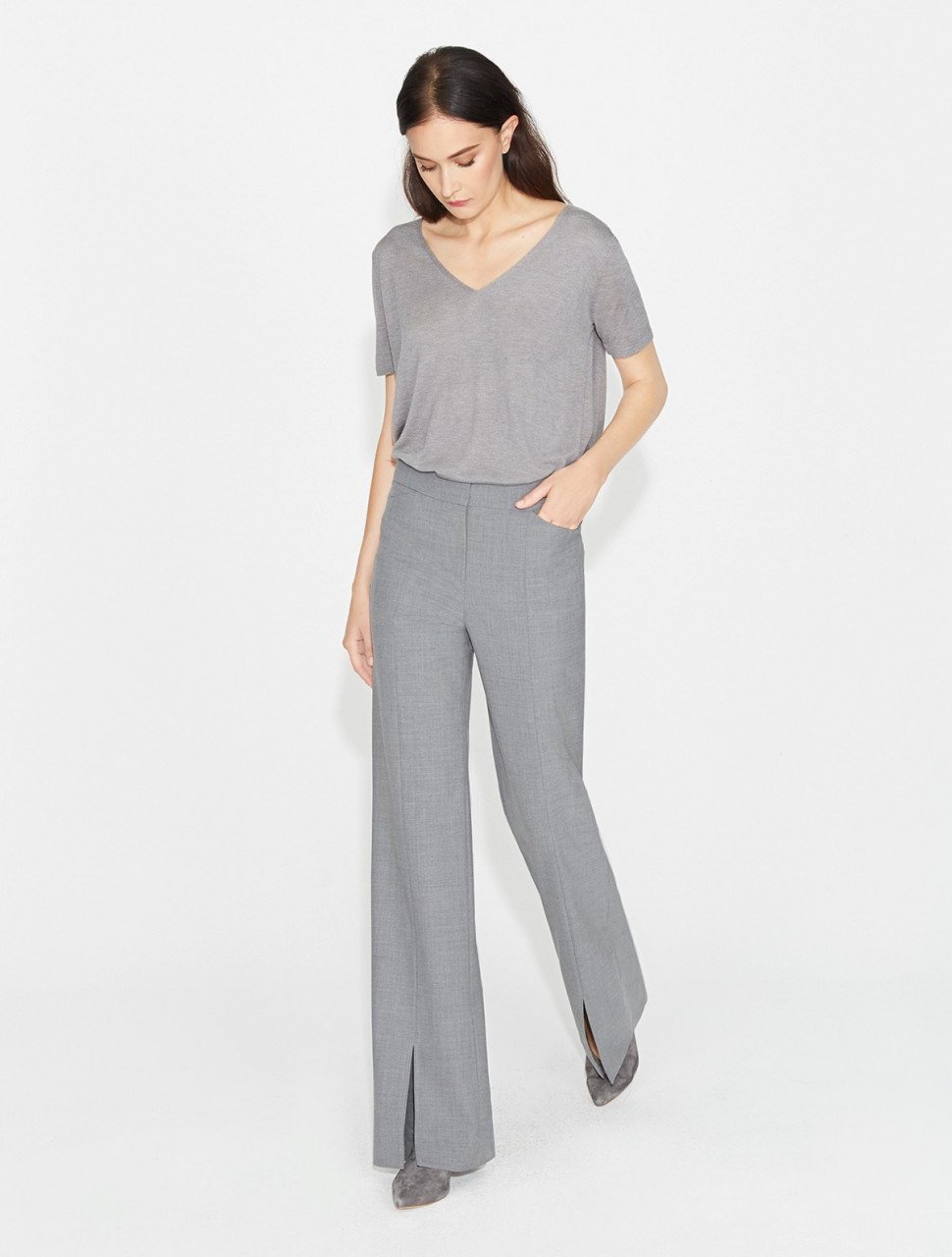 PANTALONES RECTOS CON CORTE AL FRENTE PANTALONES RECTOS CON CORTE AL FRENTE