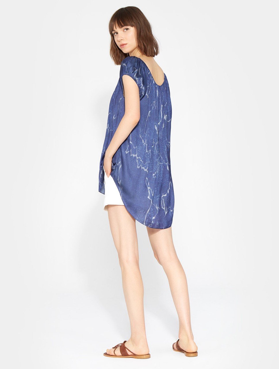 CAP SLEEVE RUCHED SCOOP NECK TOP CAP SLEEVE RUCHED SCOOP NECK TOP