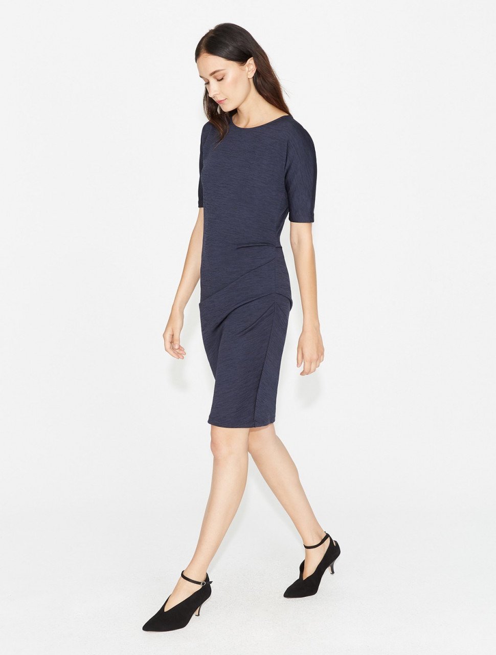 VESTIDO PONTE CON DETALLE PLIEGUE VESTIDO PONTE CON DETALLE PLIEGUE