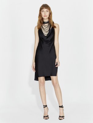 VESTIDO SATIN DRAOEADO CON GORRO MULTI CORREA VESTIDO SATIN DRAOEADO CON GORRO MULTI CORREA