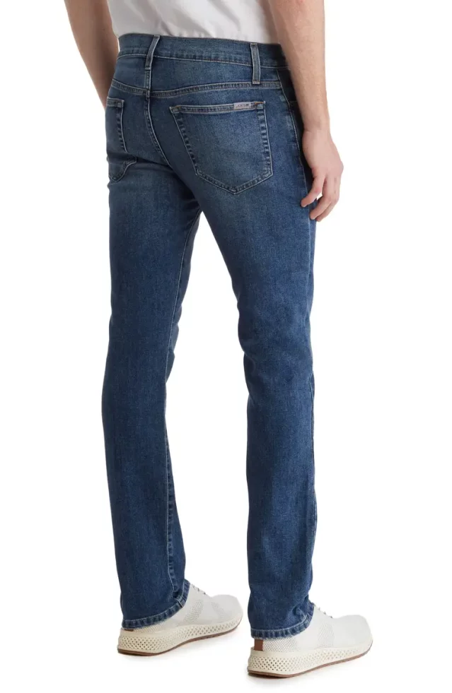 THE SLIM FIT THE SLIM FIT