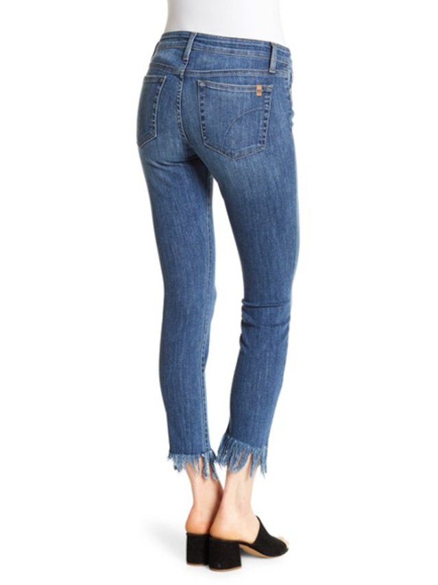 SKINNY CROP EXTREME FRAY HEM SKINNY CROP EXTREME FRAY HEM