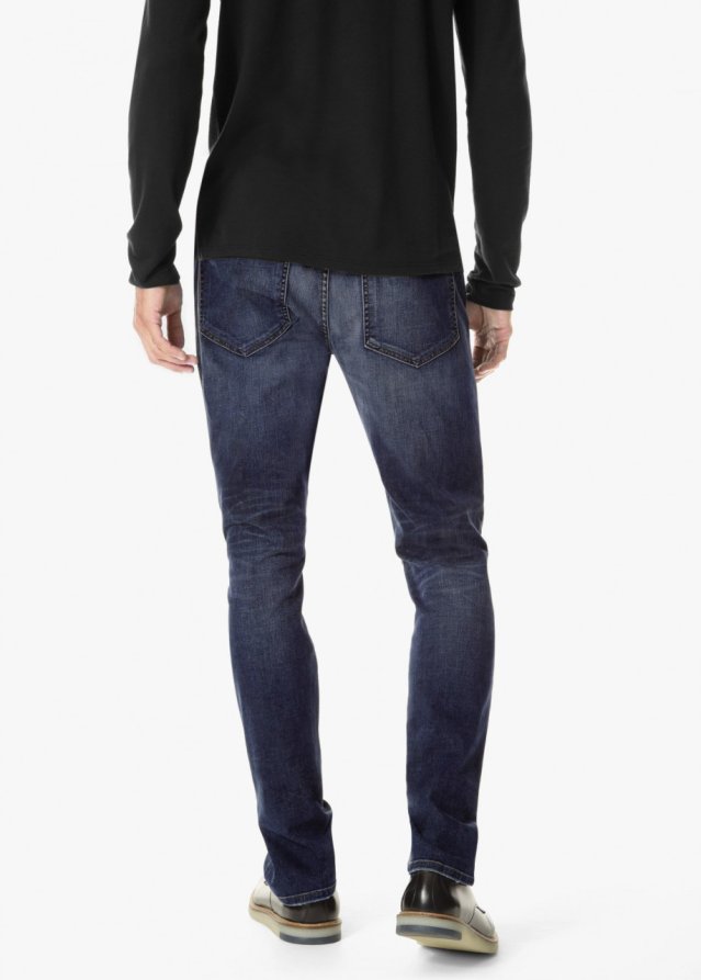 THE SLIM FIT THE SLIM FIT