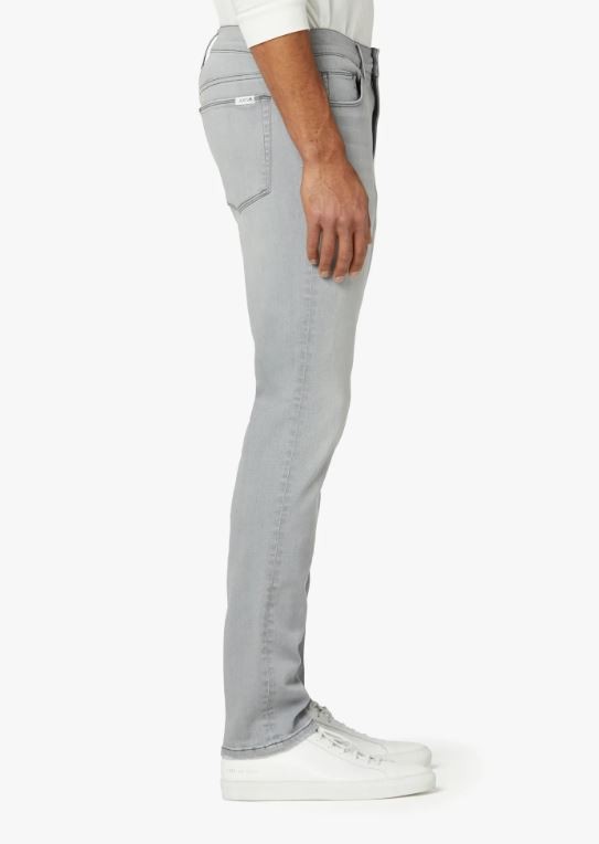 THE SLIM FIT THE SLIM FIT