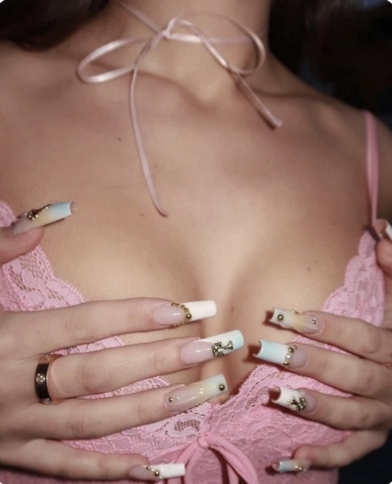 Sexy, Dainty, Confy...