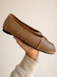 Flats Magda café con leche