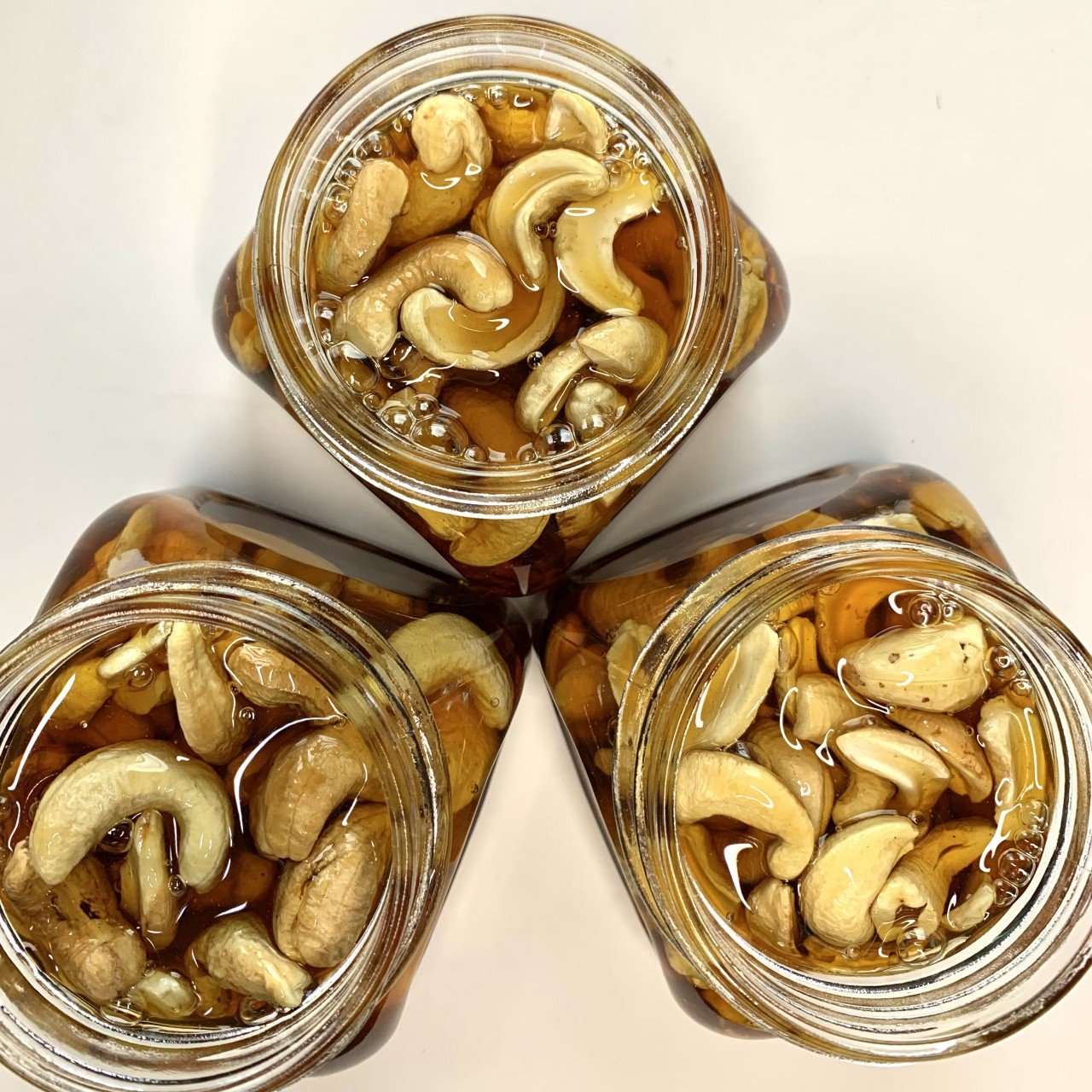 Nueces con miel de abeja orgánica
